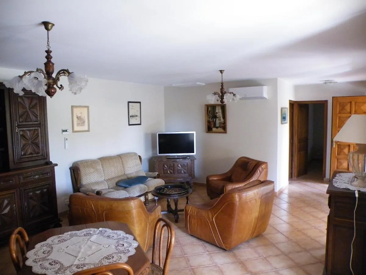 Maison tout confort avec piscine à Bédarrides Villa